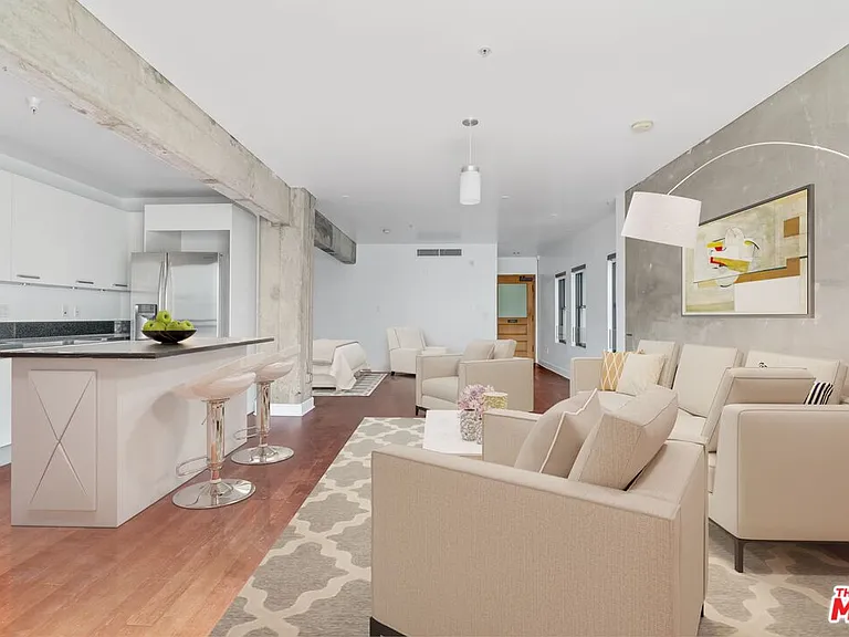 416 S Spring St #608 — Photo 16