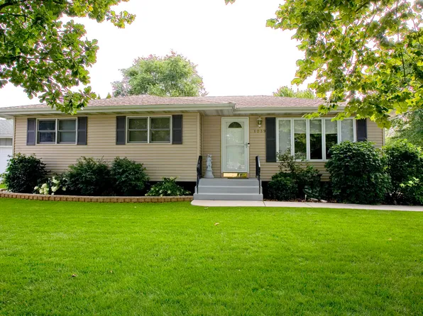 1039 Madison Ave, Dyer, IN 46311