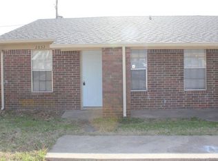 2032 Oakwood Ct, Arlington, TX 76012