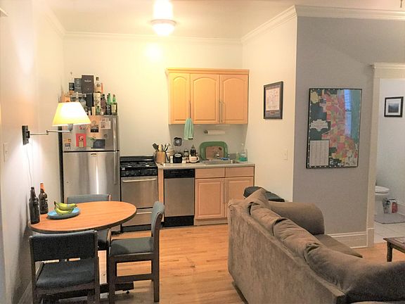 3rd image of 4725 N Lincoln Ave APT 2B