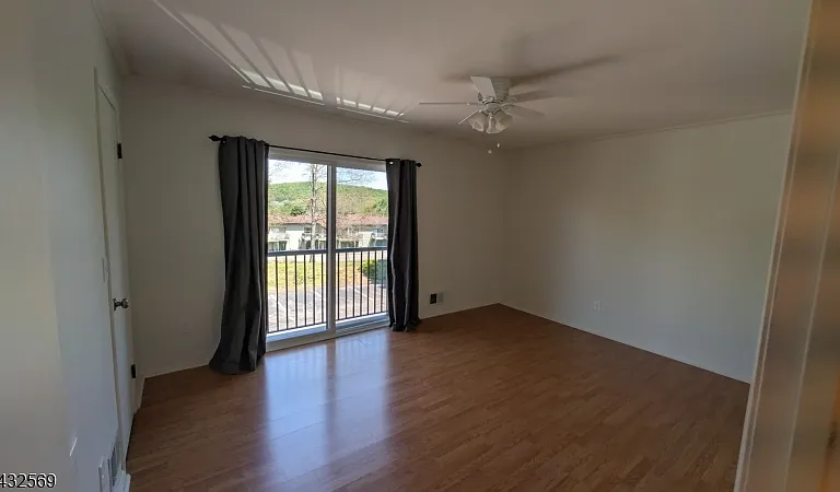2010 Spruce Hills Dr — Photo 13