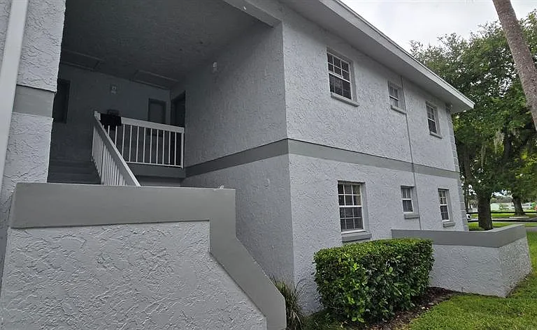 588 Fairways Ln #E201 — Photo 1