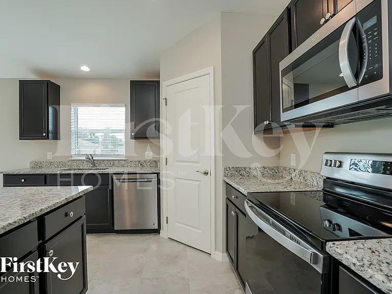 3513 23rd St SW — Photo 6