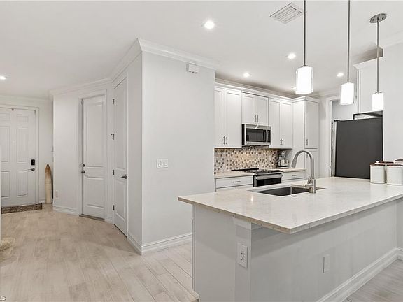 3rd image of 7344 Rockefeller DR