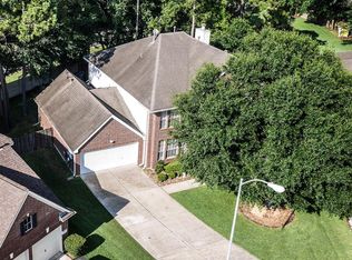 2301 Piney Woods Dr, Pearland, TX 77581