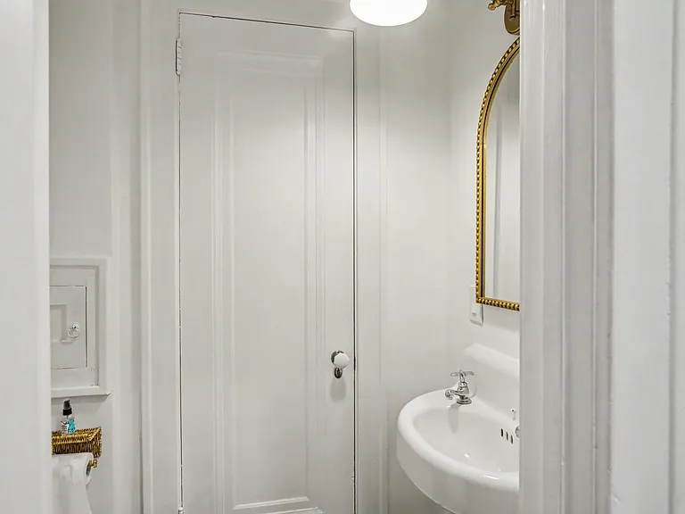 1154 E Chippewa Dr SE — Photo 1