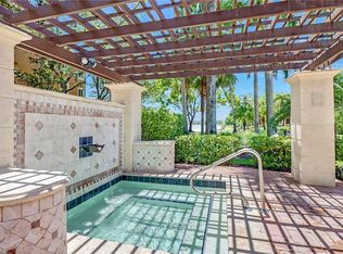 1200 Reserve Way APT 201, Naples, FL 34105