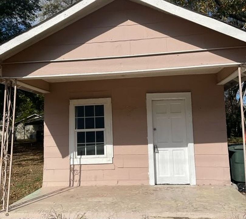 1st image of 2605 E 38th St