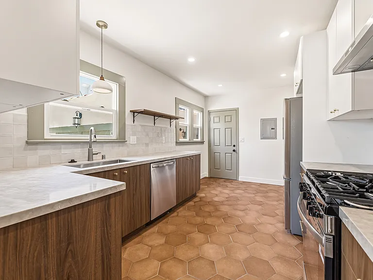 741 Granada St — Photo 9