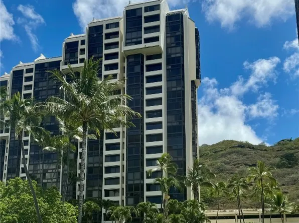 531 Hahaione St APT 17D, Honolulu, HI 96825