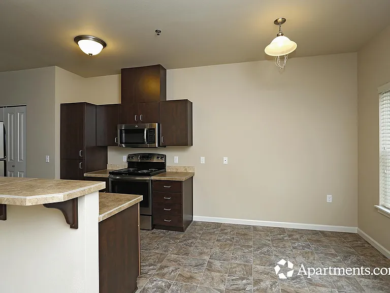 Plumtree Apartments — Photo 33