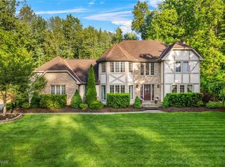 85 Hickory Hollow Dr, Amherst, OH