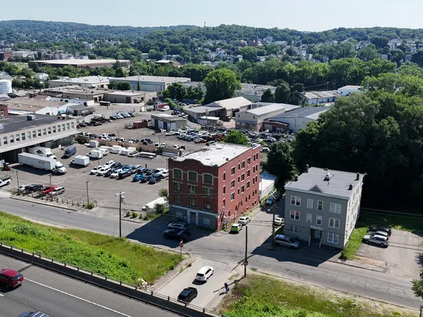 205 S Leonard St #1L, Waterbury, CT 06708
