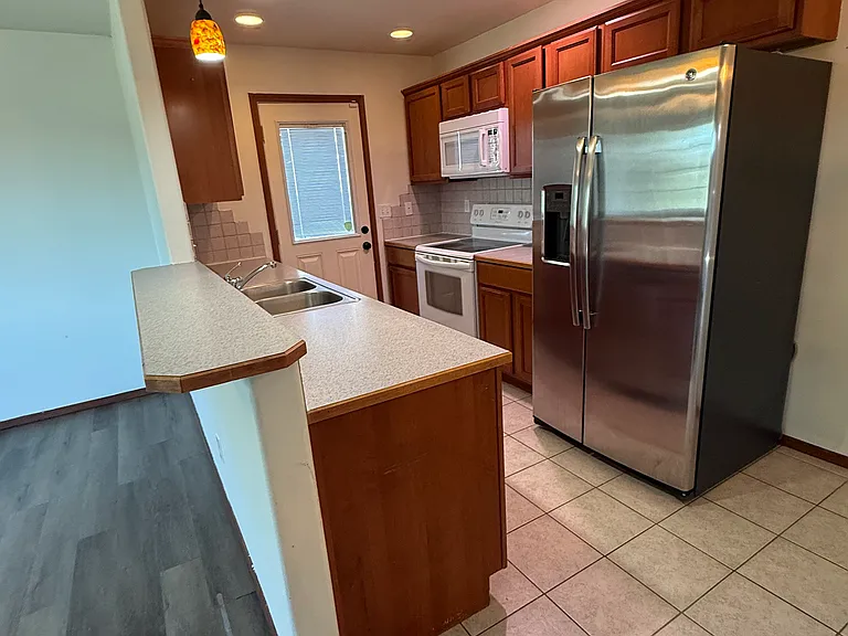 216 Deangela Dr — Photo 4