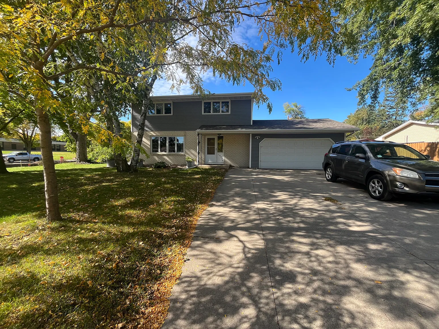 4 bed, 2262 sqft, $3,000 — Photo 1