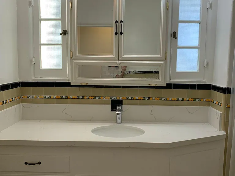 135 N Gale Dr #2 — Photo 28