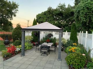 101 Curry Rd, Hamden, CT 06517