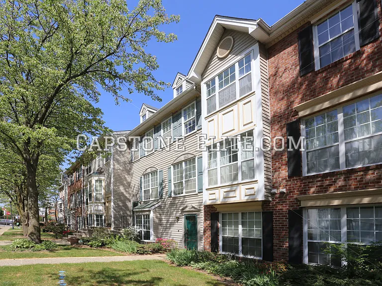 63 Howard St #2 — Photo 4