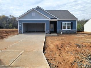 244 Macintosh Dr, King, NC 27021