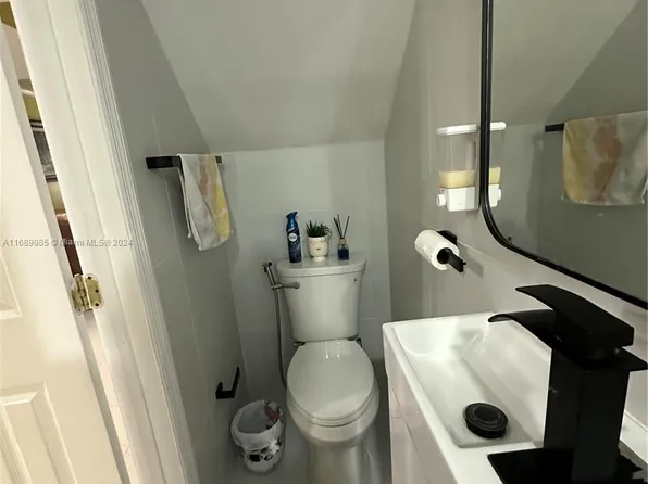 5308 W 24th Ave #138, Hialeah, FL 33016