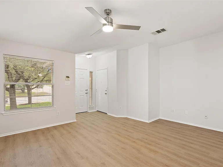 437 Sweet Leaf Ln — Photo 12