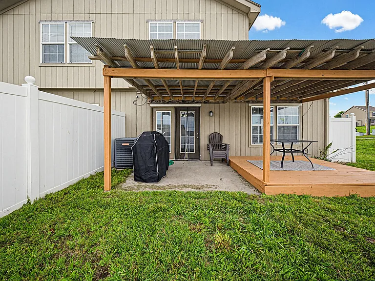 2803 Elm Creek Dr — Photo 32