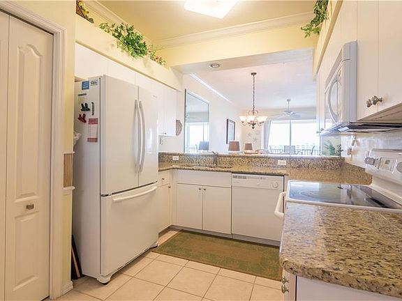 4th image of 10480 Washingtonia Palm Way APT 1143