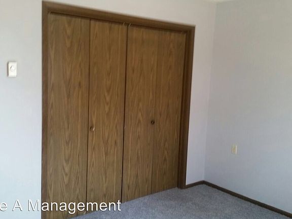 4th image of 205 Cass St N APT 1