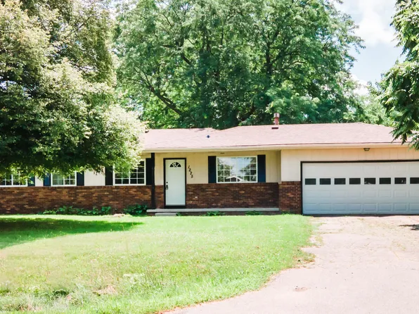 1225 S Geneva Dr, Dewitt, MI 48820