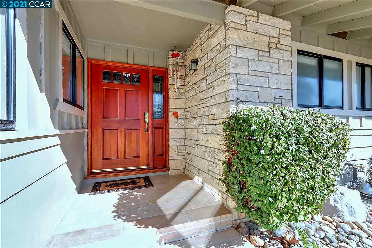 15 Del Rio Ct photo 1