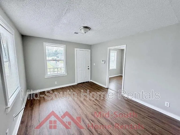 1545 Patton St — Photo 5