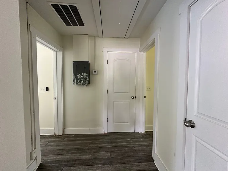 490 Barnett Dr — Photo 7