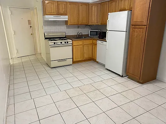 Rented by Voro New York | media 10