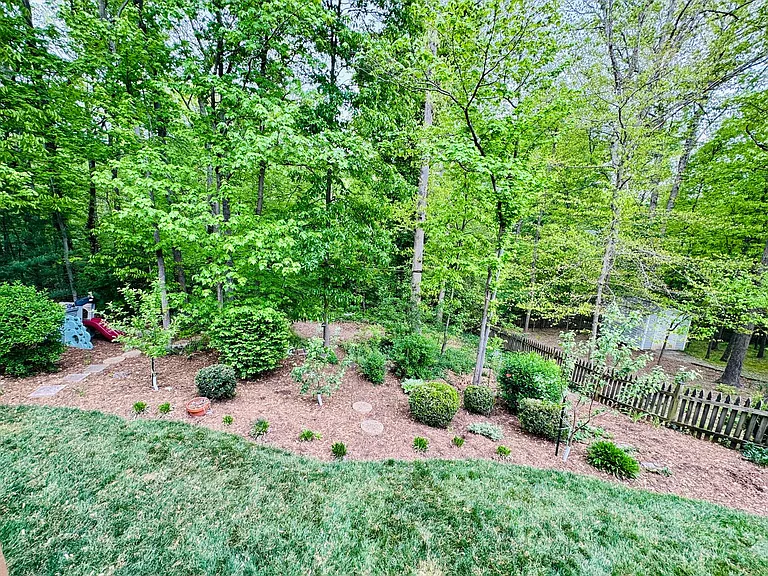 12525 Hedges Run Dr — Photo 10