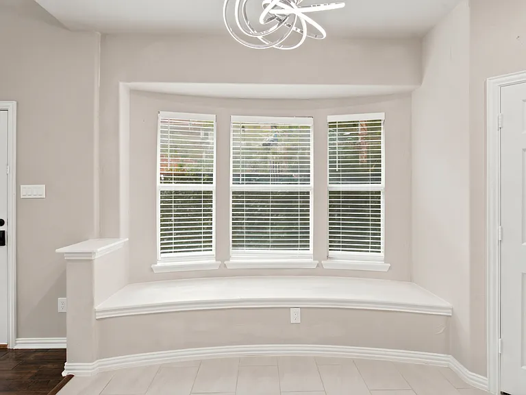 362 Spring Meadow Dr — Photo 9