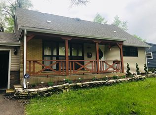 593 Saint Marys Pkwy, Buffalo Grove, IL 60089