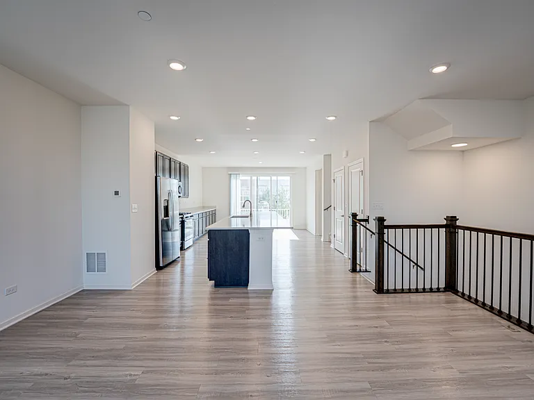 2945 Showplace Dr — Photo 6