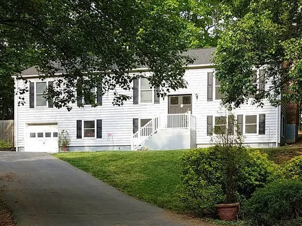 4 Woodflower Ct, Stafford, VA 22554