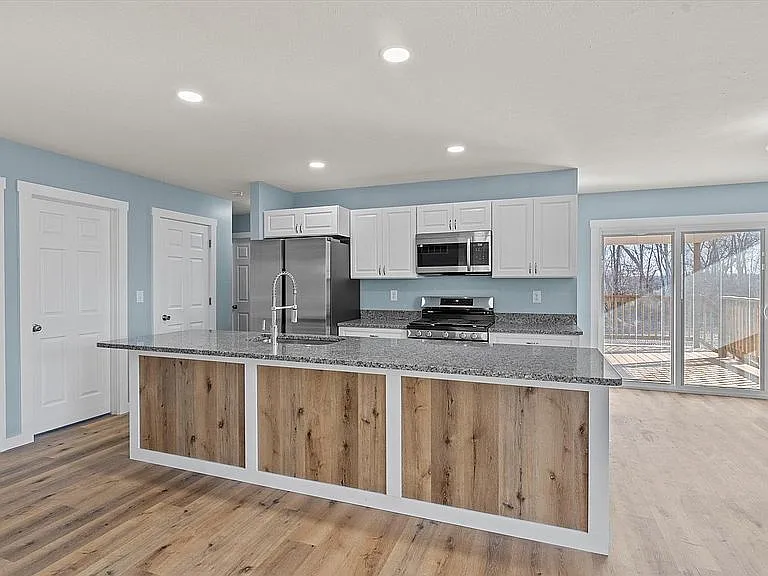 1 Ridgeview Dr — Photo 2