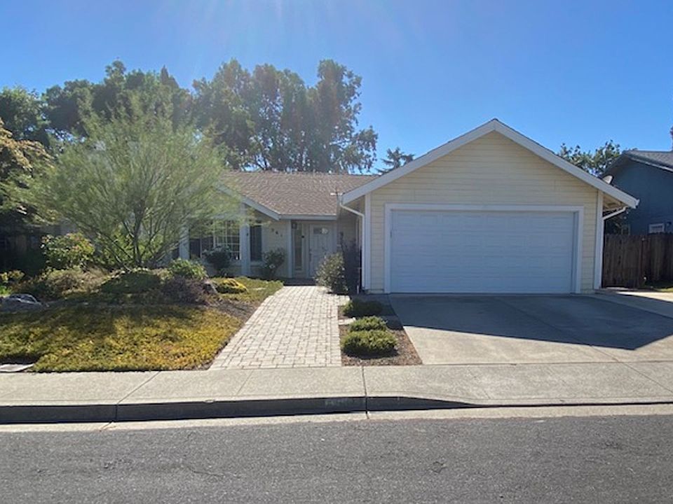1st image of 561 Amanda Ct