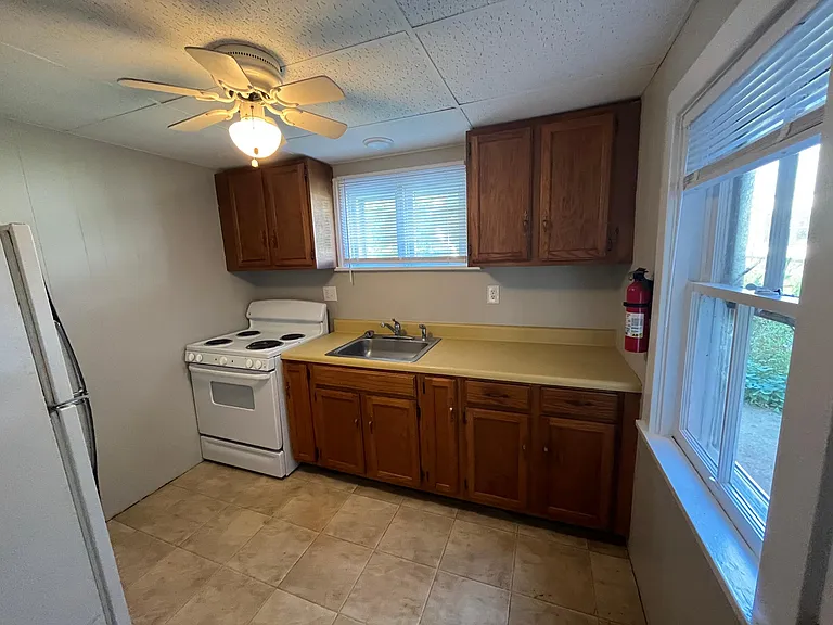 45 E North St — Photo 8