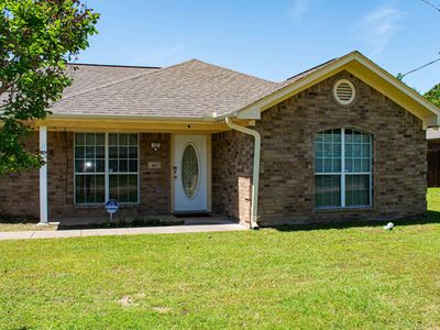 421 Chancellor Dr, Palestine, TX, 75803