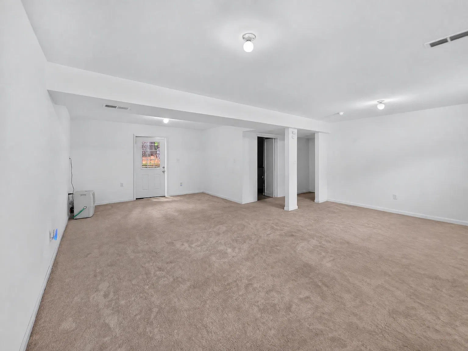 1 bed, 1000 sqft, $1,600 — Photo 4