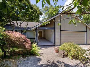 14 Walking Woods Dr, Lake Oswego, OR