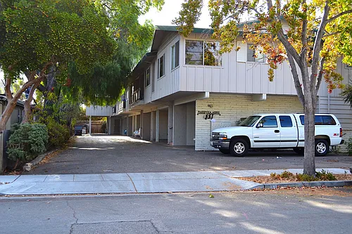 551 Mariposa Avenue Photo 1