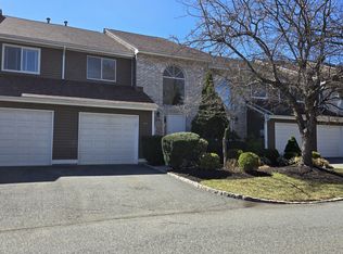 154 Castle Ridge Dr, East Hanover, NJ 07936