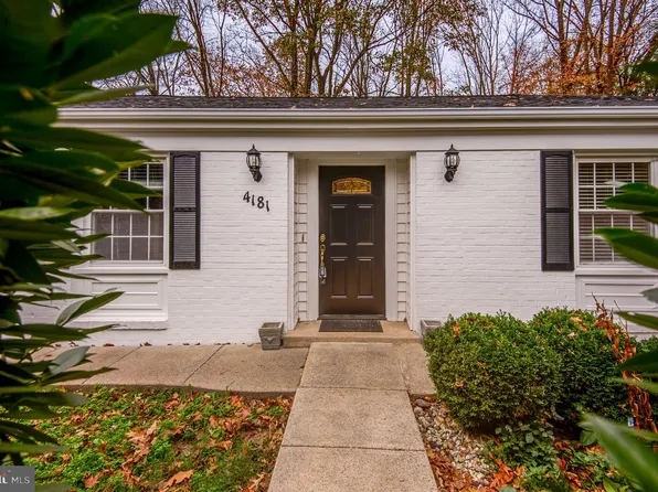 4181 Waterway Dr, Dumfries, VA 22025