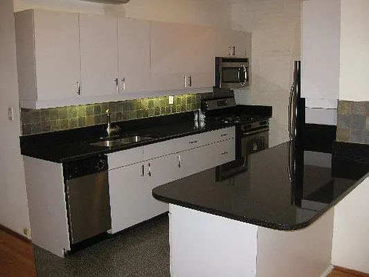 Rented by Tabak Real Estate | media 4