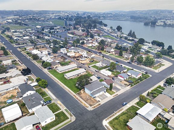 4th image of 1133 1135 Cascade Avenue