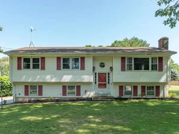 1 Overlook Drive, Waterford, CT 06385